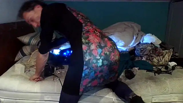 Snapshot of LeleaLatina chatting on March 18, 2026, 6:55 pm LeleaLatina online show from March 18, 2026, 6:55 pm