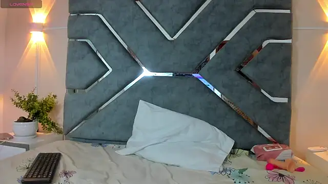 DanielaCruz-1 online show from April 24, 2026, 12:35 am