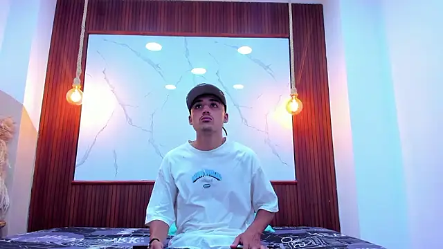 Hadrian Torres online show from March 16, 2026, 12:53 pm