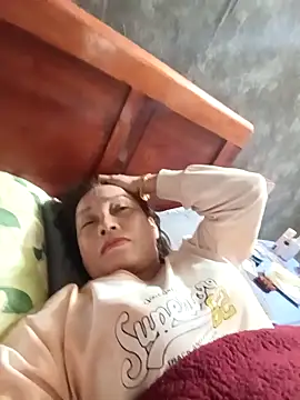 Snapshot of Lyly22x chatting on March 21, 2026, 2:31 pm Lyly22x online show from March 21, 2026, 2:31 pm