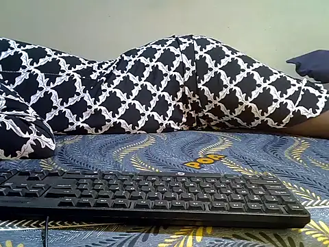 KendyQ  online show from April 23, 2026, 4:14 am