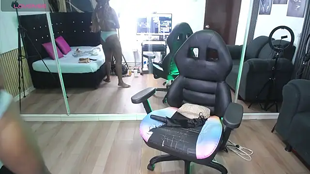 Ebony rizon online show from April 22, 2026, 1:34 pm