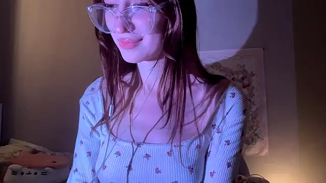 holly sinner  online show from April 10, 2026, 10:14 pm