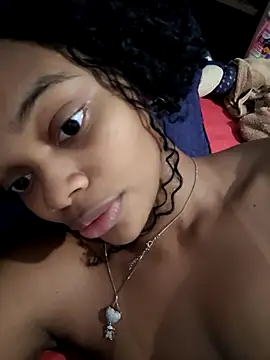 marialuiza2027 online show from April 18, 2026, 3:16 pm