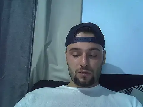 piazaocwb23 online show from April 8, 2026, 2:33 am