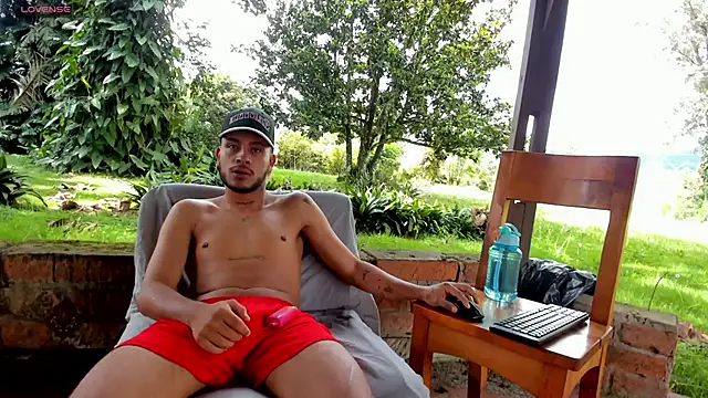 DilanAndres online show from April 15, 2026, 3:19 pm