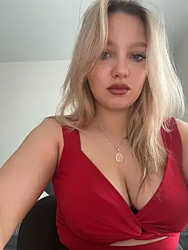 Snapshot of bettyloveu chatting on June 5, 2026, 4:08 am bettyloveu online show from June 5, 2026, 4:08 am