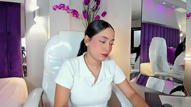 MiaCamille  online show from June 6, 2026, 6:12 pm