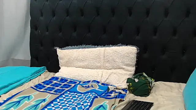 Dark Slim Thick online show from April 25, 2026, 6:16 pm