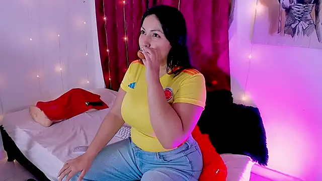 karlyprintt online show from July 3, 2026, 2:01 pm