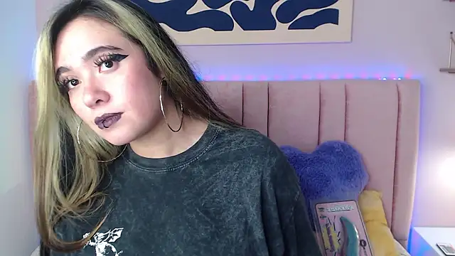 Snapshot of Liliith_Zeniith chatting on March 20, 2026, 12:15 am Liliith Zeniith online show from March 20, 2026, 12:15 am