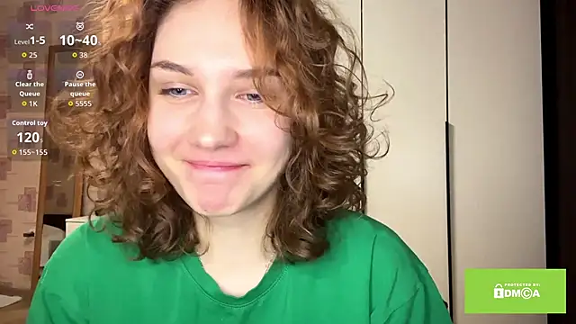 Snapshot of SamellaFlugum chatting on March 16, 2026, 5:06 pm SamellaFlugum online show from March 16, 2026, 5:06 pm