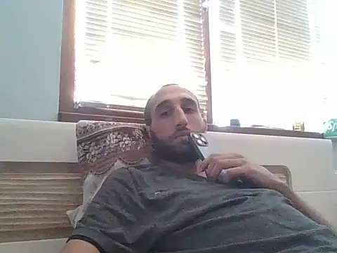 stiven121312 online show from August 6, 2026, 12:18 pm