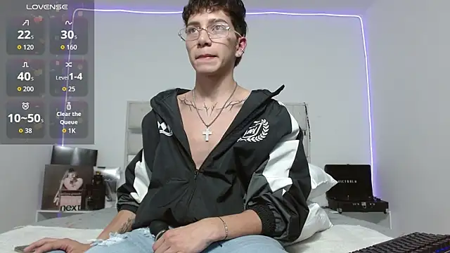 Snapshot of tiam_muller_fenix chatting on April 18, 2026, 2:04 am tiam muller fenix online show from April 18, 2026, 2:04 am