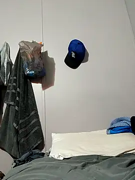 oliver00902 online show from March 23, 2026, 12:20 pm