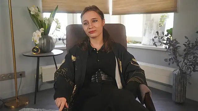 HilaryHauss online show from March 18, 2026, 12:08 pm