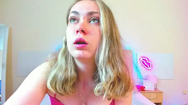 MelanieCuty online show from May 9, 2026, 5:12 am