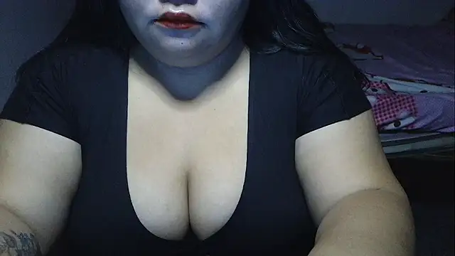 prettycarla  online show from May 2, 2026, 12:48 am