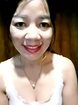 Yiyi102300 online show from June 11, 2026, 12:32 am