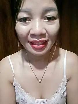 Yiyi102300 online show from June 11, 2026, 2:53 am