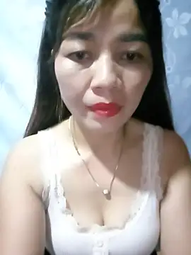 Snapshot of Yiyi102300 chatting on July 2, 2026, 5:35 am Yiyi102300 online show from July 2, 2026, 5:35 am