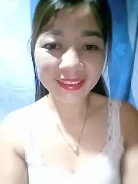 Snapshot of Yiyi102300 chatting on July 10, 2026, 1:58 pm Yiyi102300 online show from July 10, 2026, 1:58 pm