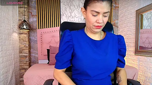 Snapshot of AishaCambell_ chatting on May 15, 2026, 11:06 am AishaCambell online show from May 15, 2026, 11:06 am