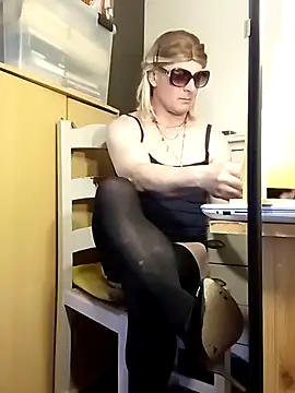 stephie83 online show from March 23, 2026, 4:44 pm