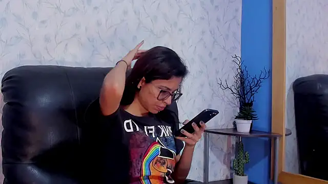 Emily Lopera online show from July 3, 2026, 3:51 pm