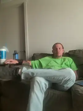 yourMasterisBored online show from April 25, 2026, 1:52 pm