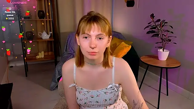 Snapshot of susie_miu chatting on March 22, 2026, 6:28 am susie miu online show from March 22, 2026, 6:28 am