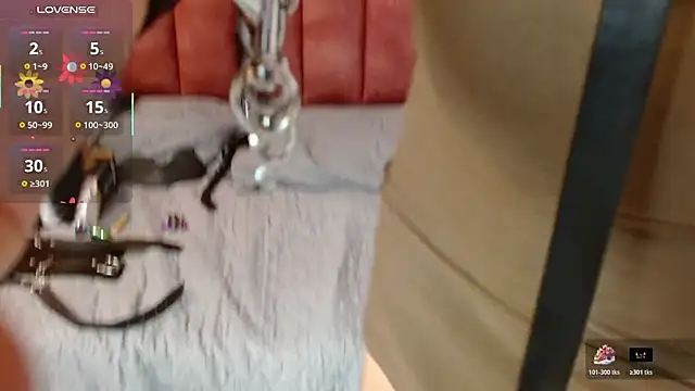Snapshot of hilaryythompson chatting on May 13, 2026, 8:27 pm hilaryythompson online show from May 13, 2026, 8:27 pm