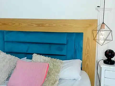 Snapshot of Annie_coxx chatting on March 14, 2026, 7:19 pm Annie coxx online show from March 14, 2026, 7:19 pm