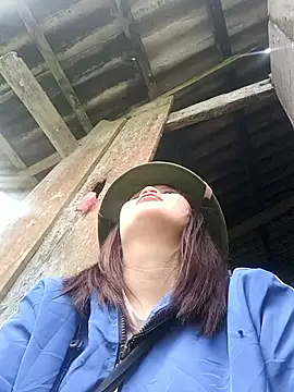 cute-girl-2k online show from March 23, 2026, 2:04 am