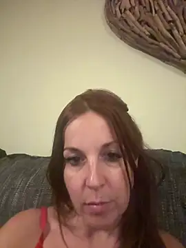petitehotwife4u online show from July 4, 2026, 8:48 pm