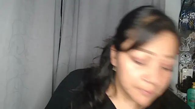 Naia queen25 online show from April 26, 2026, 6:44 am