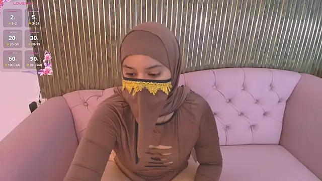 Aminaa Kaarim online show from April 22, 2026, 6:20 pm