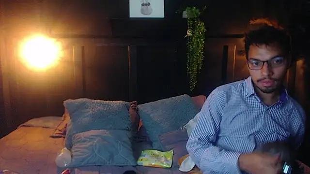 naughtycouplex  online show from March 18, 2026, 12:36 am