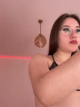 evelynnMiss online show from June 18, 2026, 12:31 pm