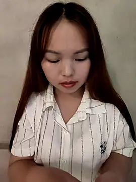 Snapshot of Mina_xYx chatting on May 1, 2026, 3:16 pm Mina xYx online show from May 1, 2026, 3:16 pm