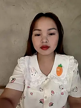 Snapshot of Mina_xYx chatting on May 11, 2026, 2:45 pm Mina xYx online show from May 11, 2026, 2:45 pm