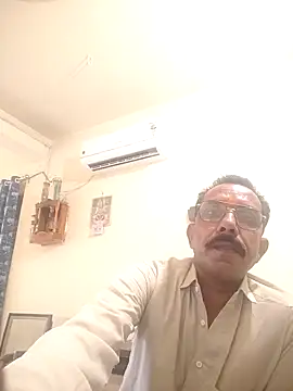 Snapshot of biger_top chatting on July 15, 2026, 8:08 am biger top online show from July 15, 2026, 8:08 am