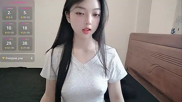 oblakitty  online show from May 3, 2026, 12:49 am