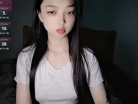Snapshot of oblakitty_ chatting on June 23, 2026, 1:47 am oblakitty online show from June 23, 2026, 1:47 am