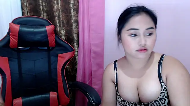 slut emerald22 online show from April 6, 2026, 3:02 pm