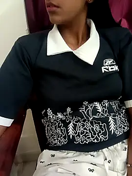 aushi rajput online show from April 20, 2026, 3:04 pm