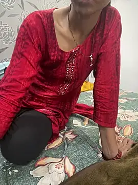 Pari lovers online show from May 14, 2026, 7:59 am