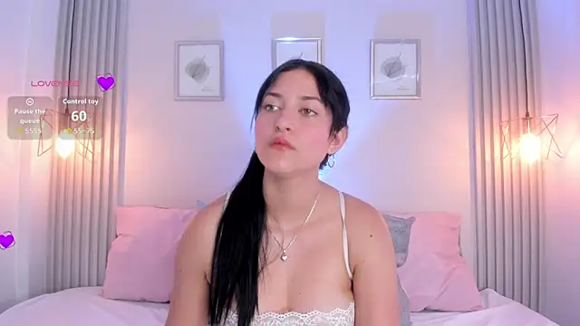 Snapshot of Sallyrosee_ chatting on August 3, 2026, 3:27 pm Sallyrosee online show from August 3, 2026, 3:27 pm