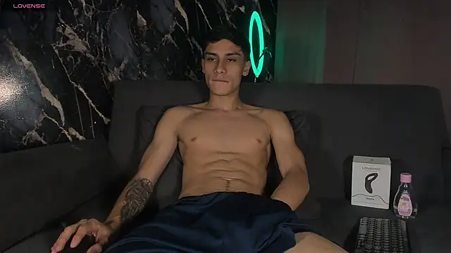 Axel DavisSM online show from March 16, 2026, 5:44 am