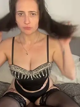 Snapshot of Siren__xxx chatting on June 7, 2026, 2:32 pm Siren xxx online show from June 7, 2026, 2:32 pm